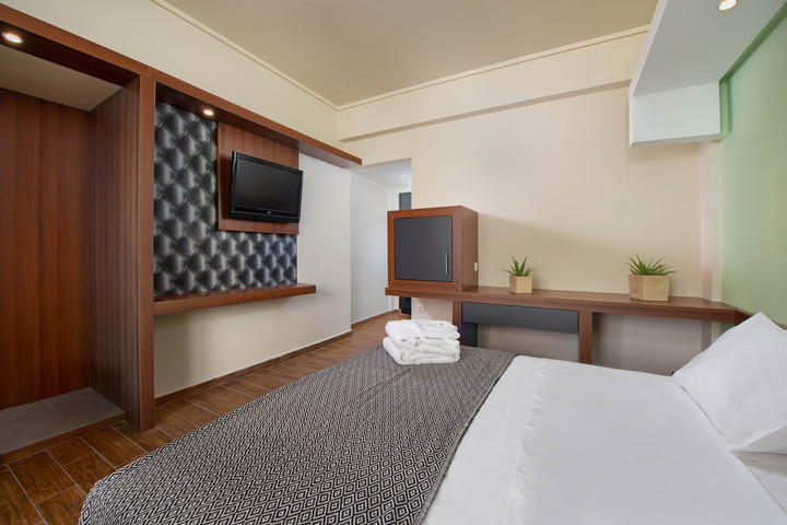 Room 30 of 33