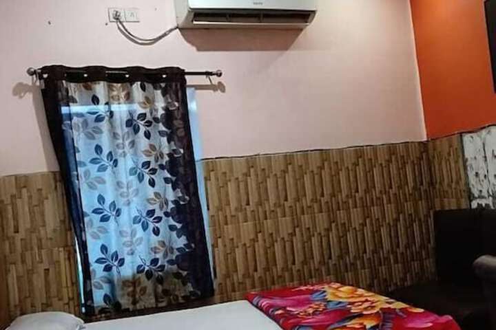 Room 10 of 30