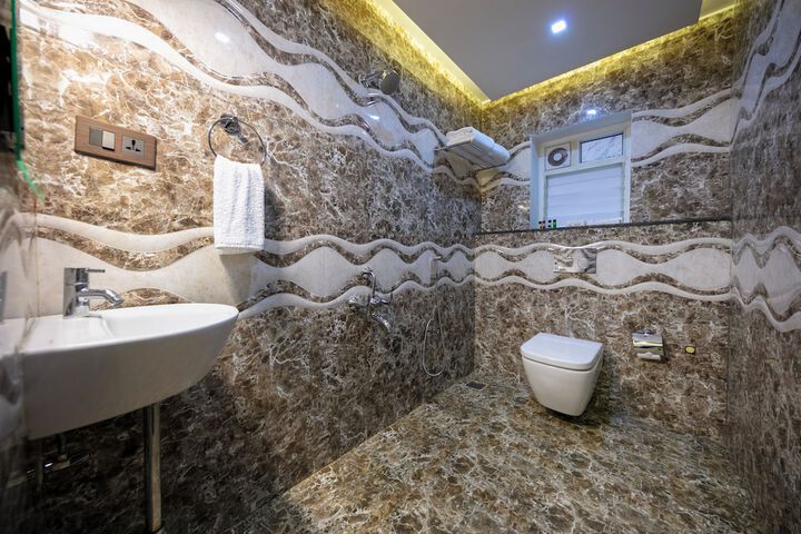 Room 3 of 6