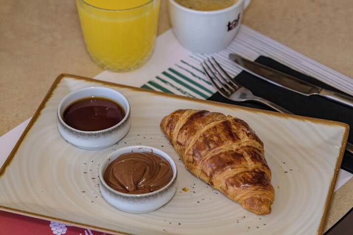 Breakfast/Coffee Service 82 of 89