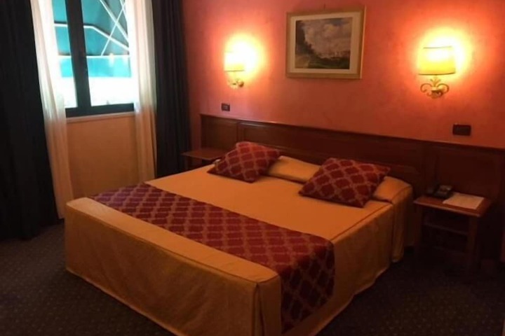 Room 21 of 55