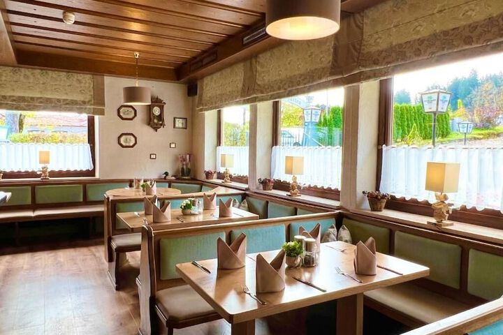 Dining 82 of 92