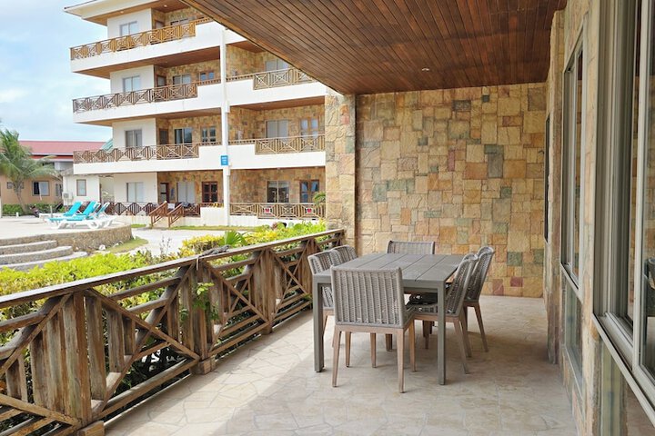 Hotel 895 of 927
