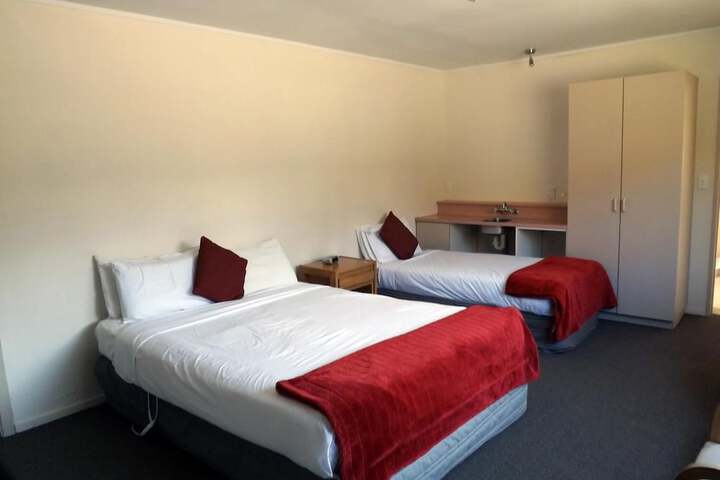 Room 5 of 48