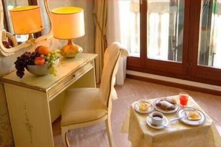 Dining Photos