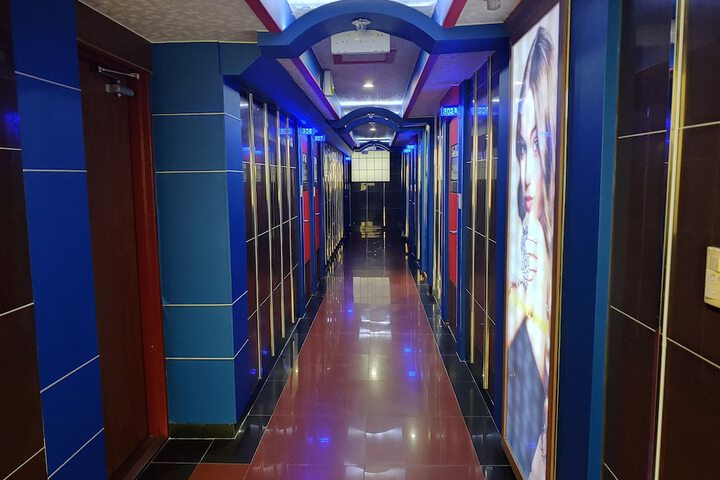 Ballroom/Hall 31 of 36