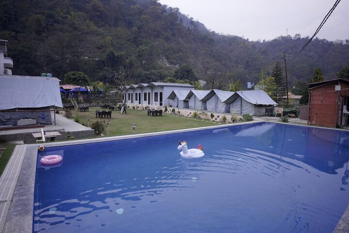 Pool 20 of 48
