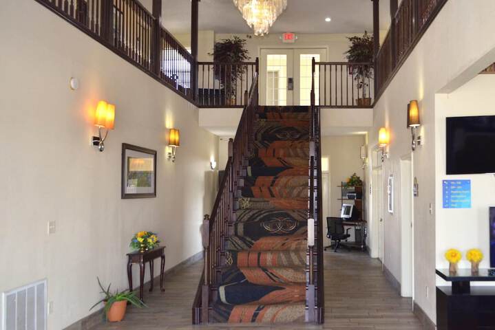 Entrance & Lobby