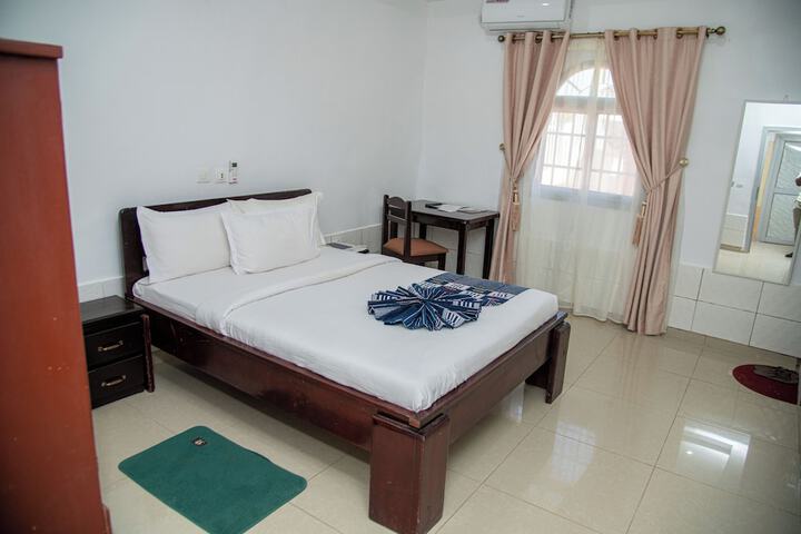 Room 10 of 110