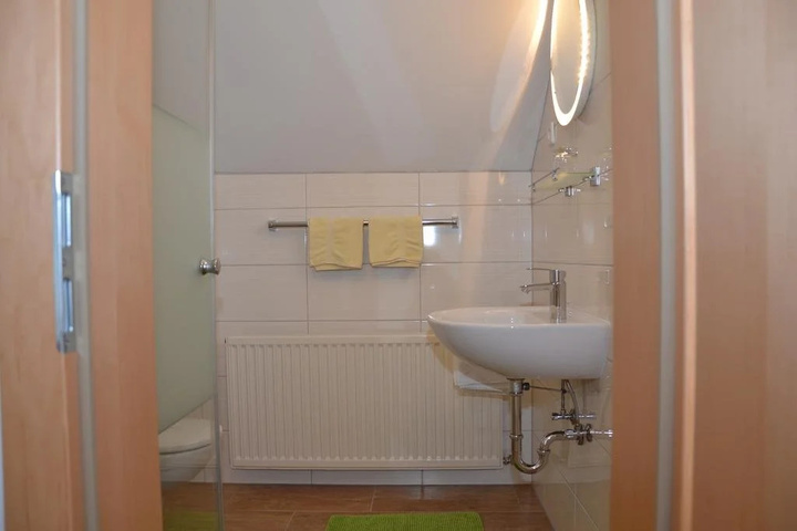 Room 7 of 11