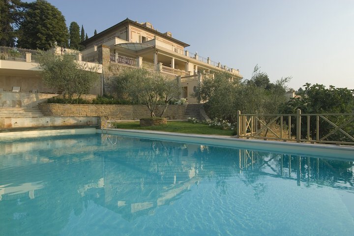 Hotel Pool