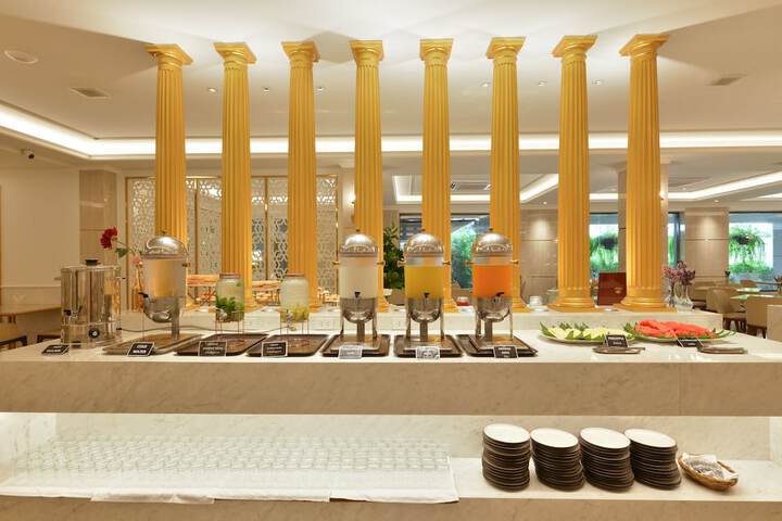 Dining 82 of 101