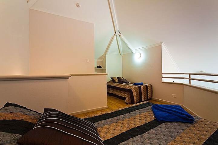 Room 16 of 83