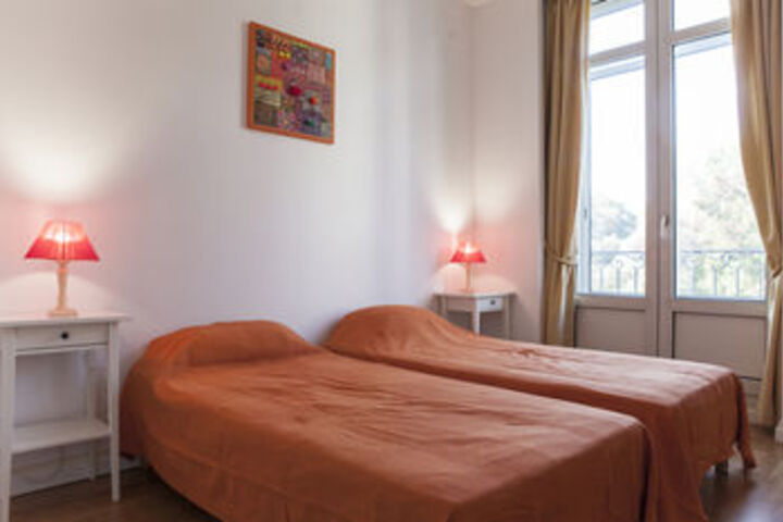 Room 10 of 26