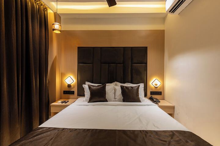 Room 7 of 8