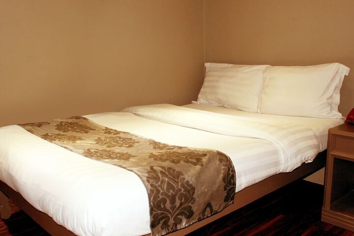 Room 4 of 26