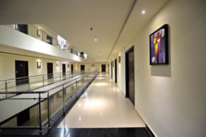 Ballroom/Hall 15 of 20