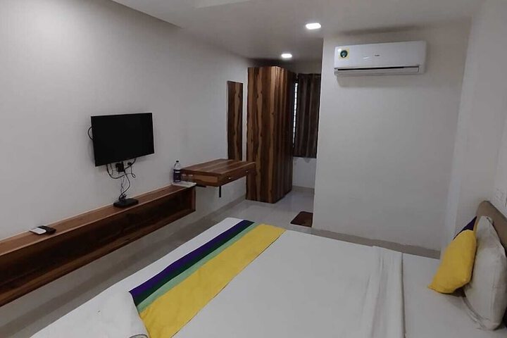 Room 6 of 38