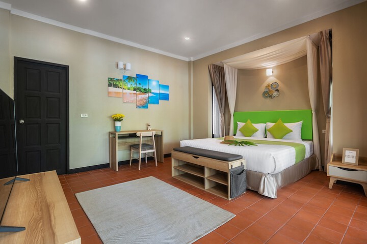 Room 14 of 211