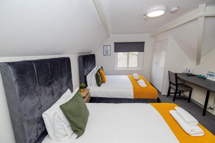 Room 15 of 129