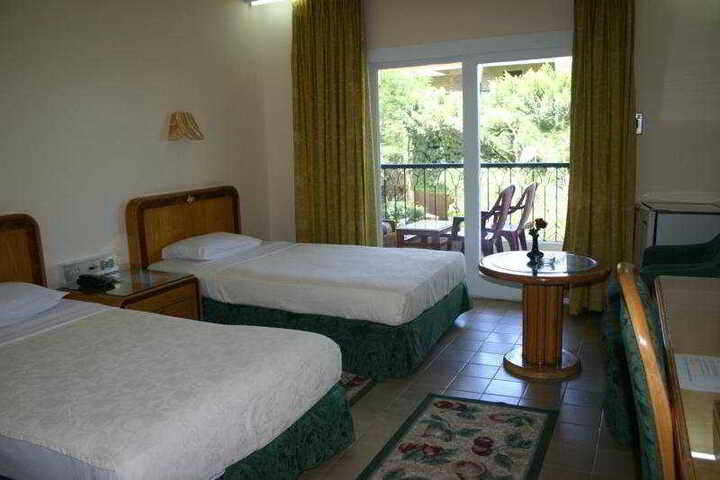 Room 3 of 8