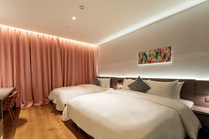 Room 5 of 55