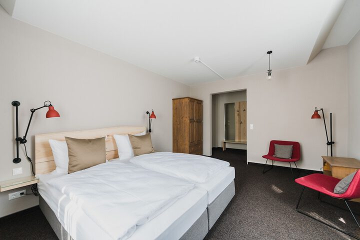 Room 13 of 75