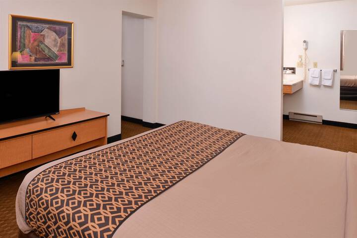 2 Queen Beds (9 of 17)