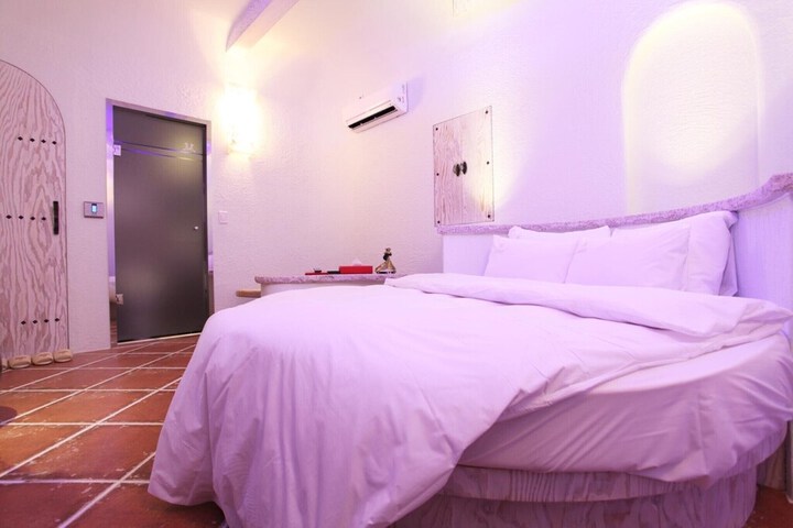 Room 40 of 61