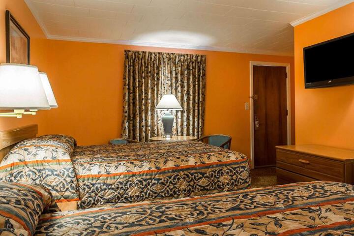 2 Double Beds (2 of 6)
