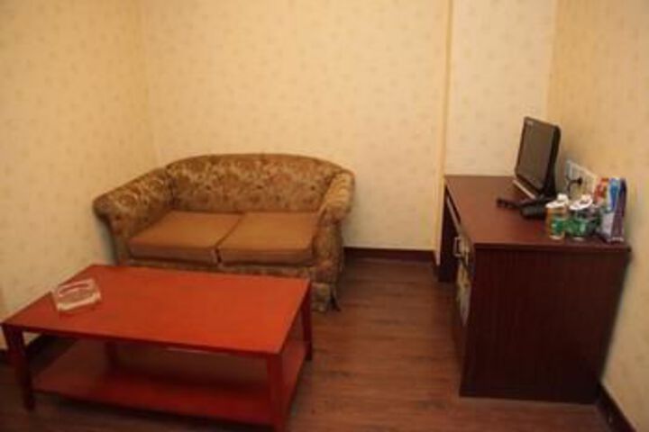 Room 15 of 39