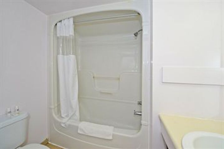 Room 2 of 11