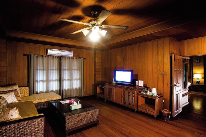 Room 43 of 79