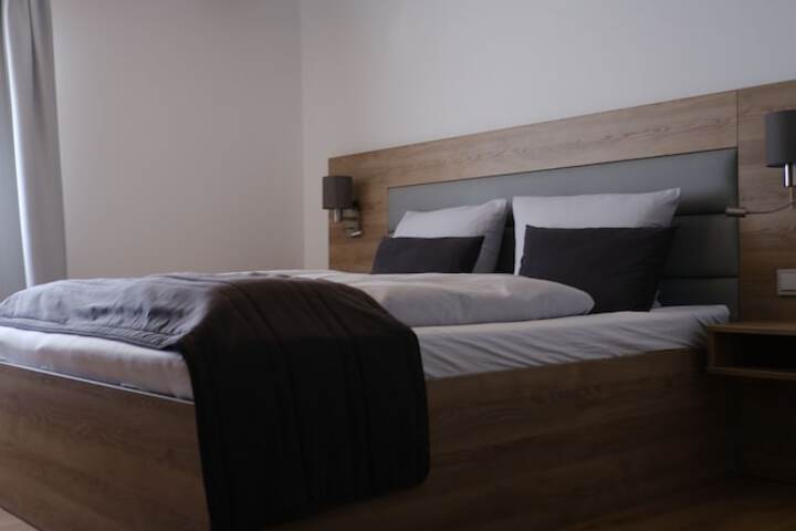 Room 12 of 40