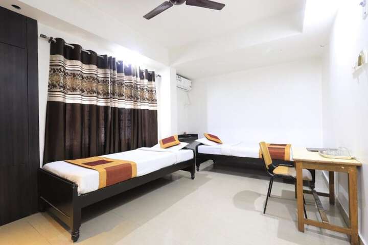 Room 11 of 20