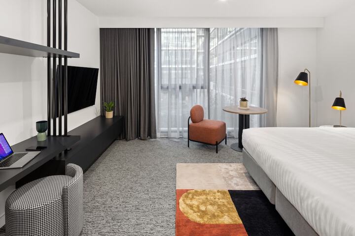 Room 3 of 56