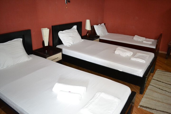 Room 32 of 107