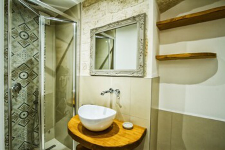 Room 3 of 22