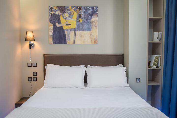 Room 26 of 120