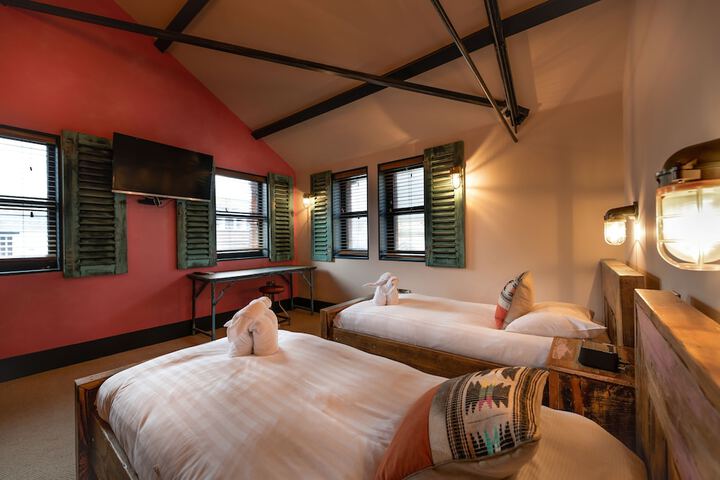 Room 43 of 78