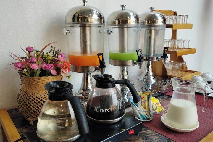 Breakfast/Coffee Service 26 of 42