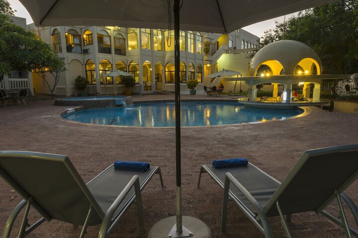 Hotel with Pool