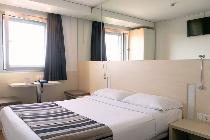 Room 8 of 26
