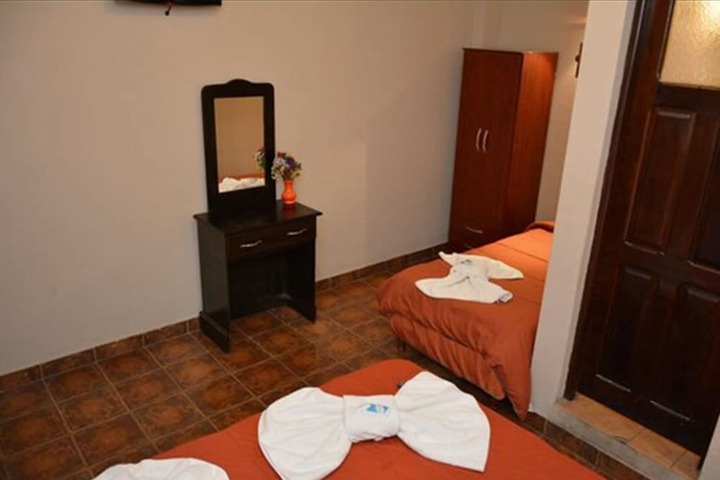 Room 9 of 38