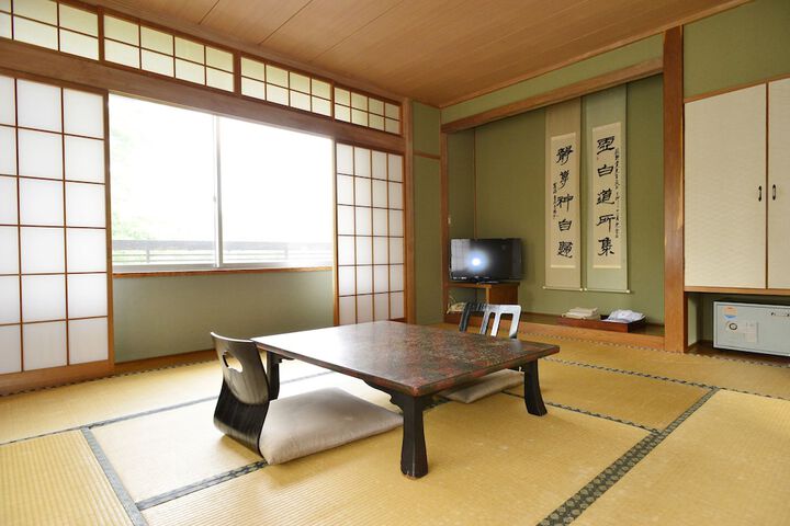 Room 7 of 35
