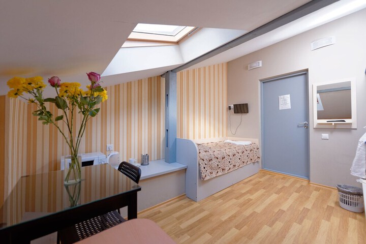 Room 5 of 89