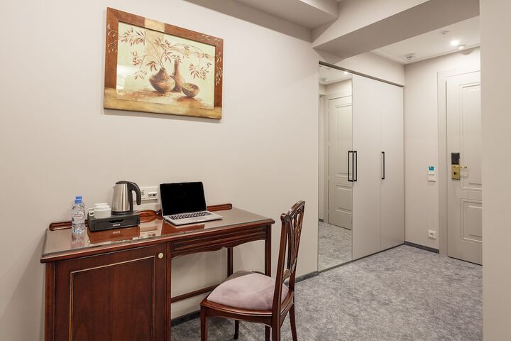 Room 28 of 51