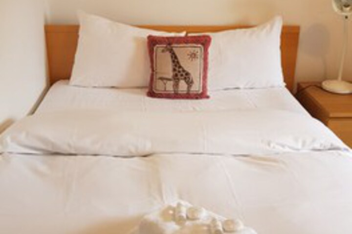 Double Room & Private Bathroom