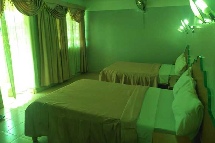 Room 8 of 34
