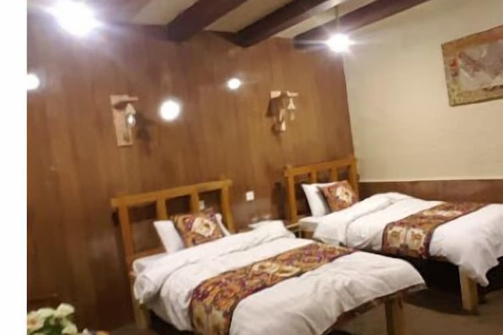 Room 3 of 20